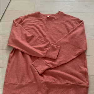 유니클로 레드 니트