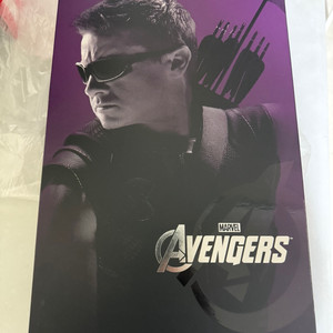 핫토이 어벤져스1 호크아이 팝니다.