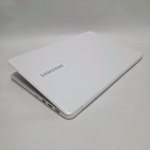 삼성 중고 노트북 i5 980g/화이트/큰화면/윈11