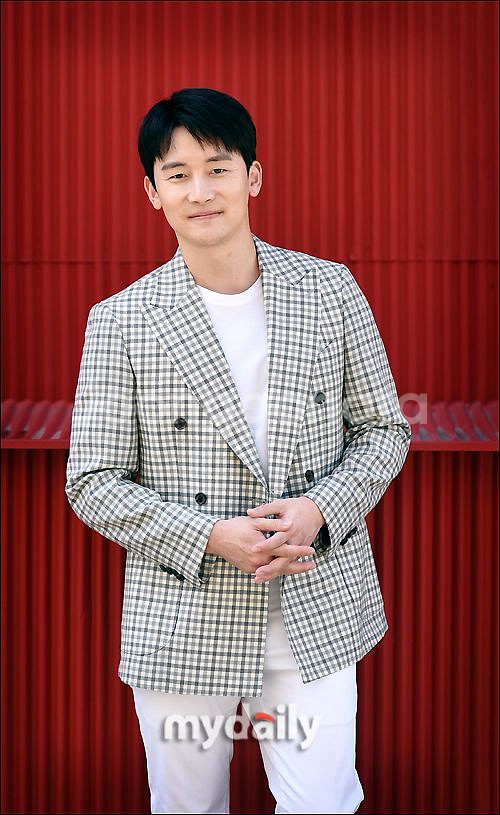 맨온더분 X 안젤리코원단 깅엄체크 더블 자켓 박해준--2