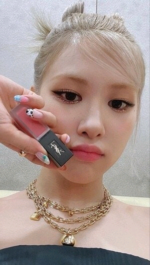 블랙핑크 로제템 입생로랑 따뚜아쥬 벨벳 틴트 204 베--0