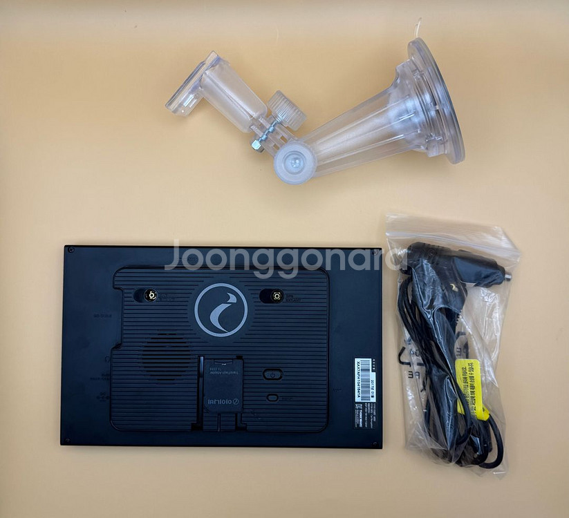 아이나비 M300 8인치 네비게이션 판매합니다.--1