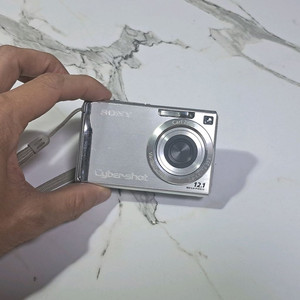 레트로 감성 Cyber-Shot DSC-W200 디카