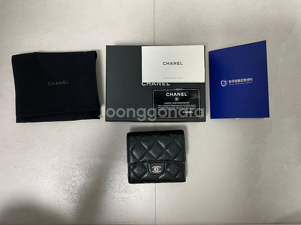[새상품]샤넬 클래식 스몰 플랩 지갑 그레인드 카프스킨--0