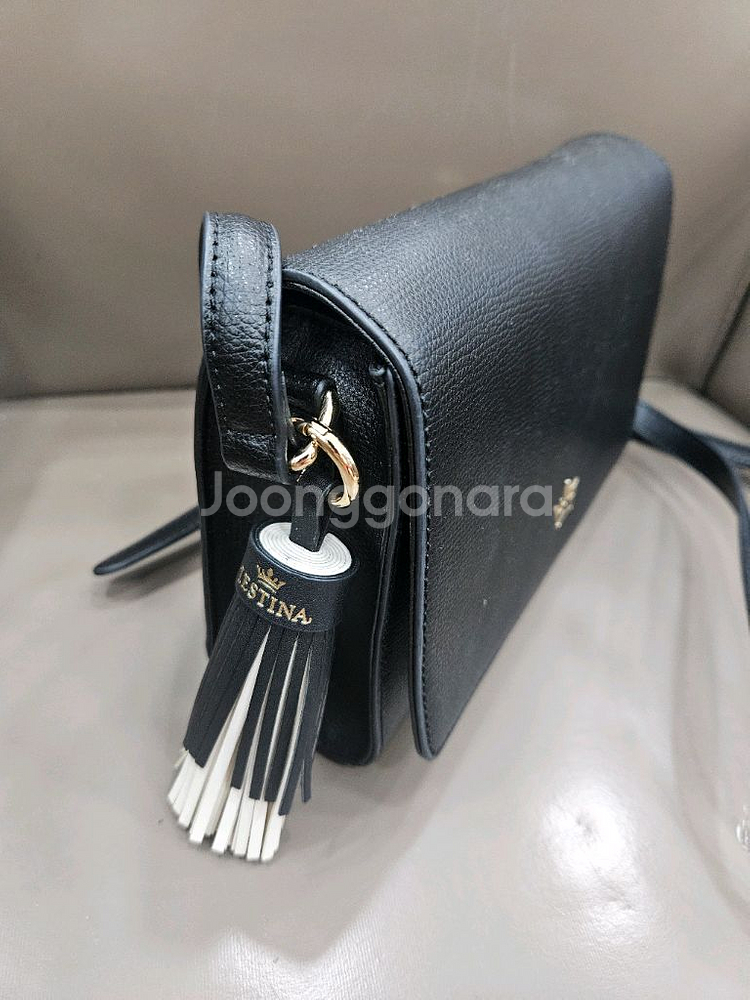 제이에스티나 블랙 크로스백--1