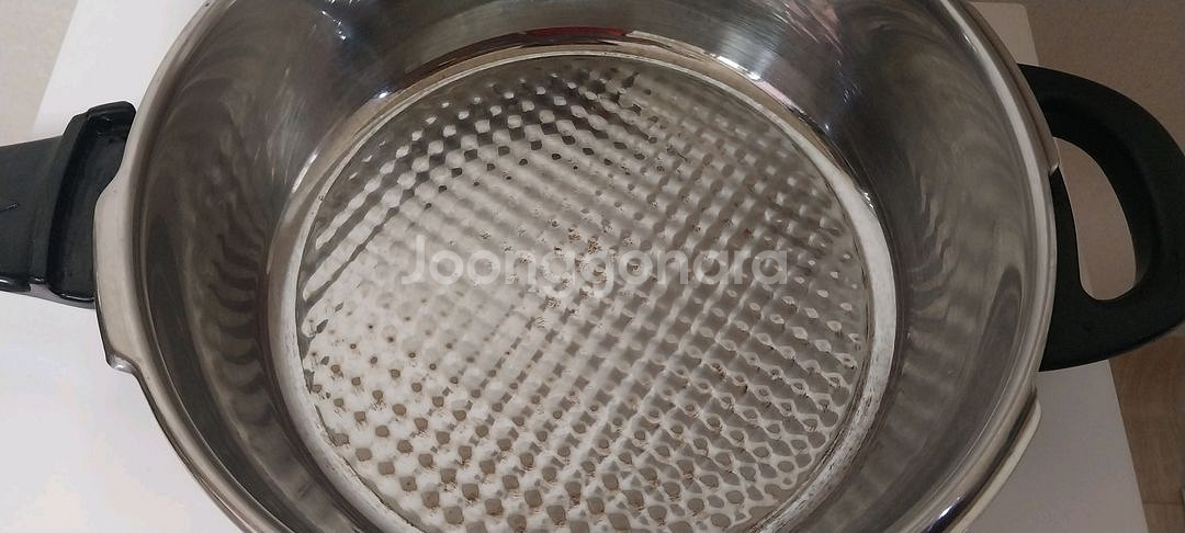(중고)휘슬러 엠보 압력솥 팝니다(2.5리터)--4