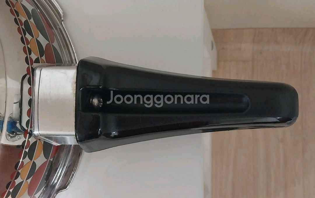 (중고)휘슬러 엠보 압력솥 팝니다(2.5리터)--8