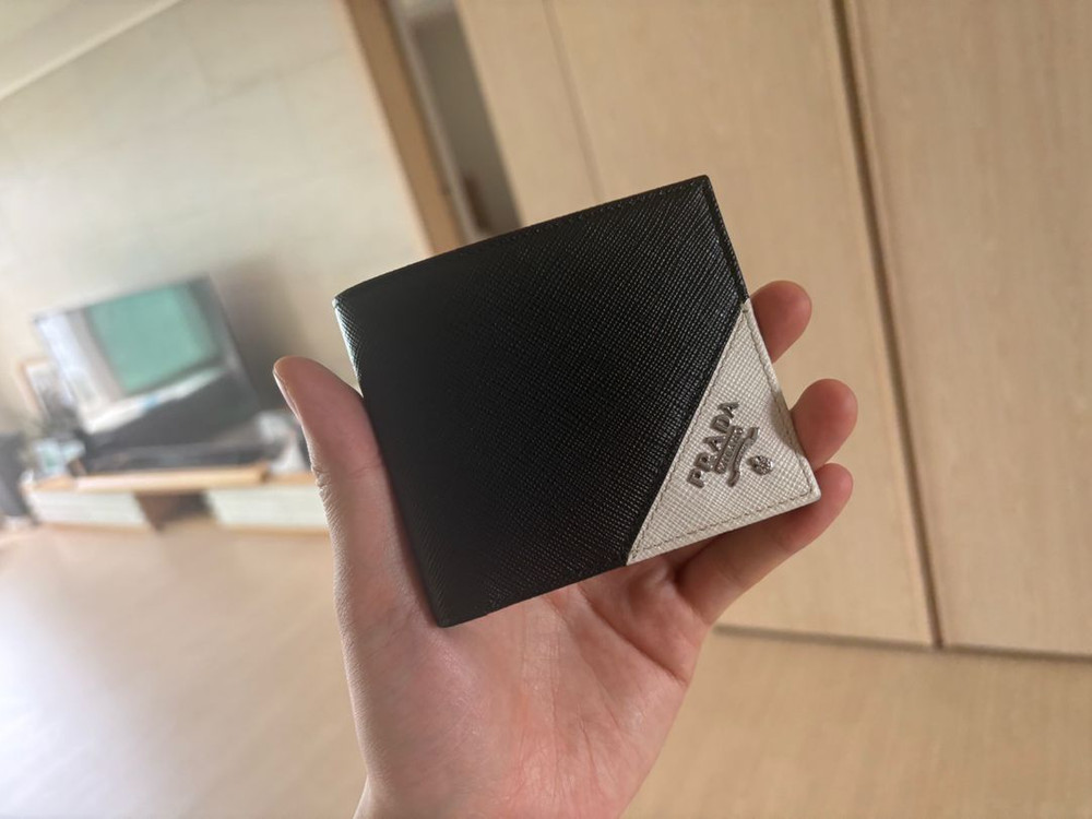 프라다 사피아노 남자 반지갑 이미지