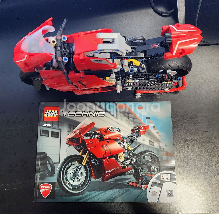 레고 테크닉 42107 두카티 파니갈레V4 R 중고--0