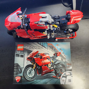 레고 테크닉 42107 두카티 파니갈레V4 R 중고