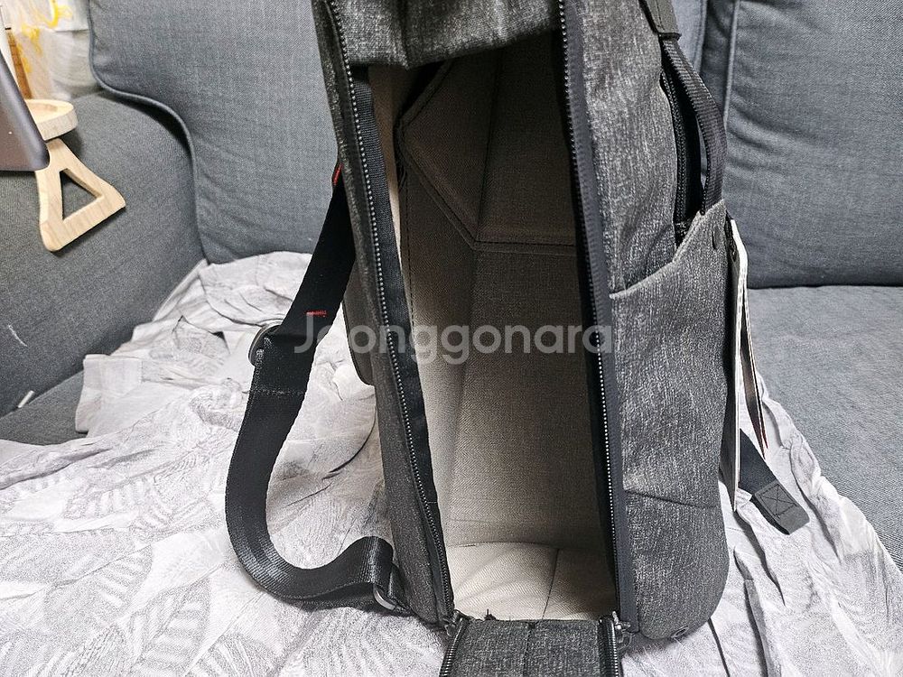 피크디자인 에브리데이 토트 20L 차콜 색상--3
