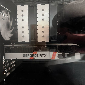 컬러풀 iGame RTX 3060Ti 화이트 팝니다
