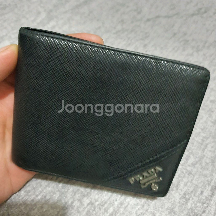정품 프라다 사피아노 삼각로고 남성 반지갑--1