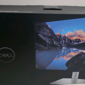 dell 모니터 U2724de 팝니다.
