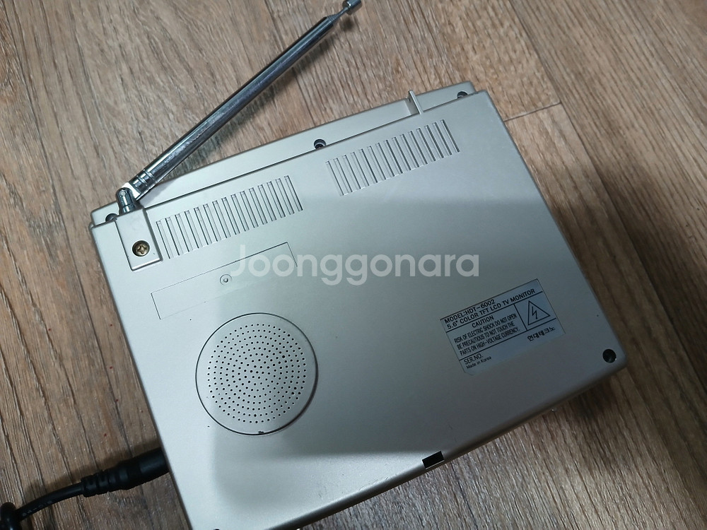현대테크노 HDT-6002 5.6" TFT LCD TV--4