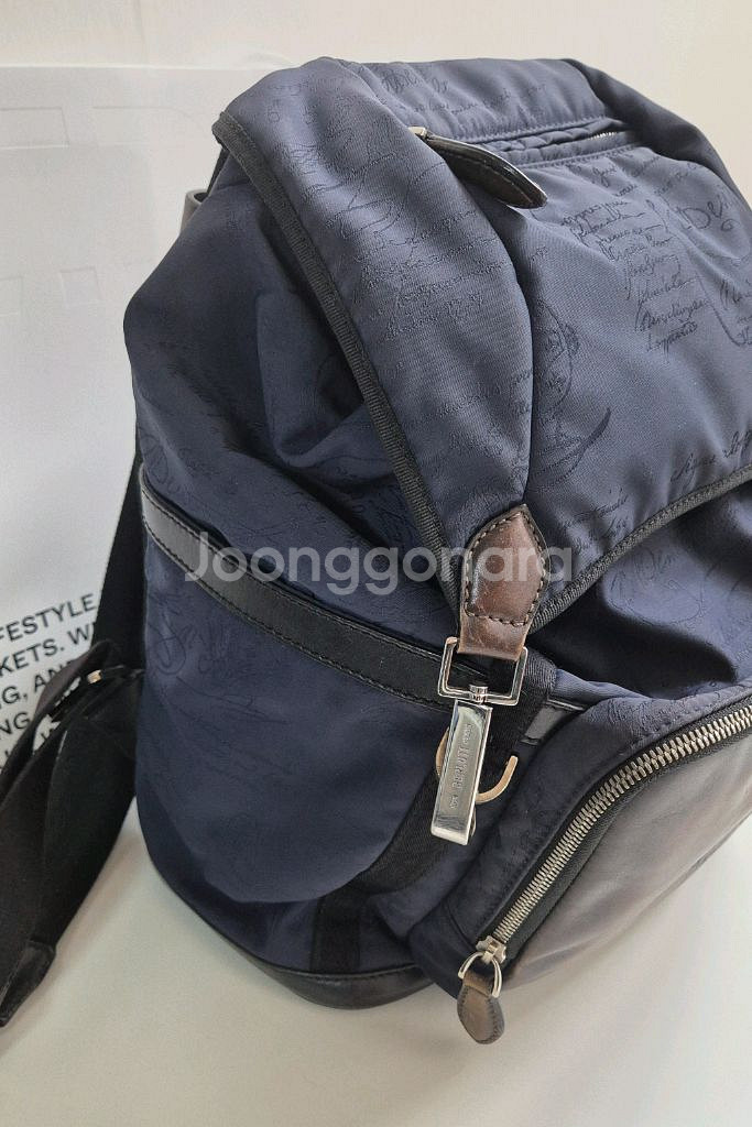 벨루티 스크리토 가죽 백팩 남성 가방--2