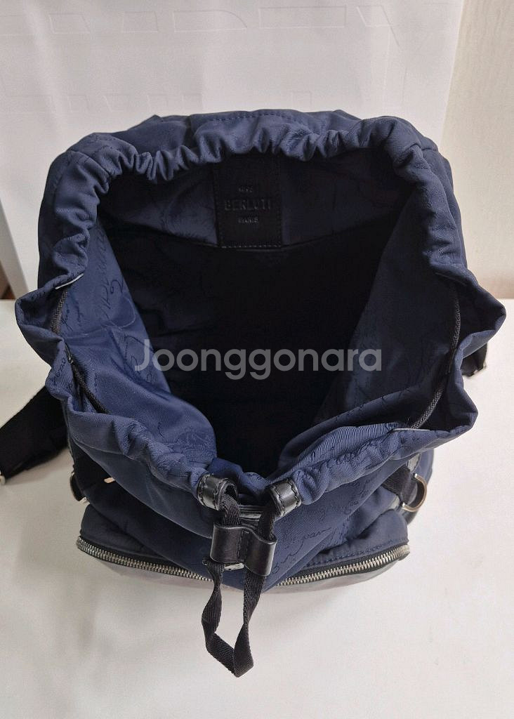 벨루티 스크리토 가죽 백팩 남성 가방--5