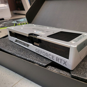 GIGABYTE RTX 4070 SUPER ICE
