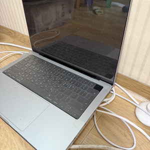 Apple 맥북 프로 14 M4 실버 • M4 10코어