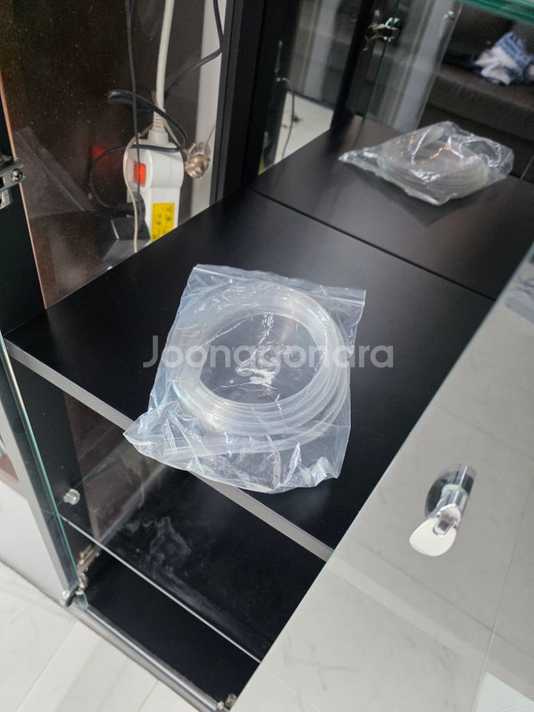 퍼니처스마트 에버딘640 장식장 블랙 팝니다.--2