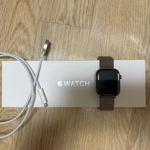 애플워치 10 골드 티타늄 46mm 25년 6월 구매