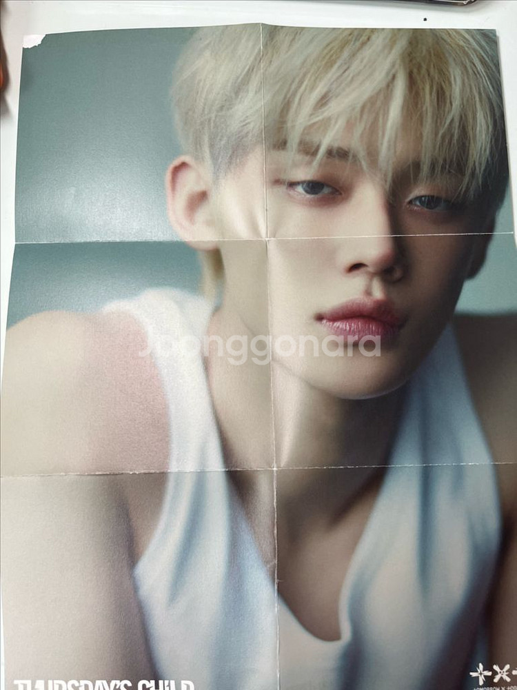 투바투 연준 포스터&태현 포카 팝니다--0