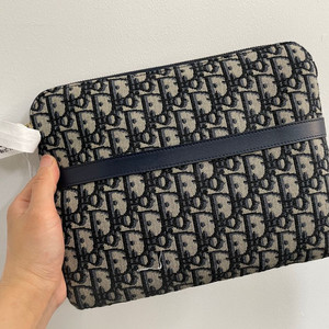 디올 오블리크 클러치(수지 백)