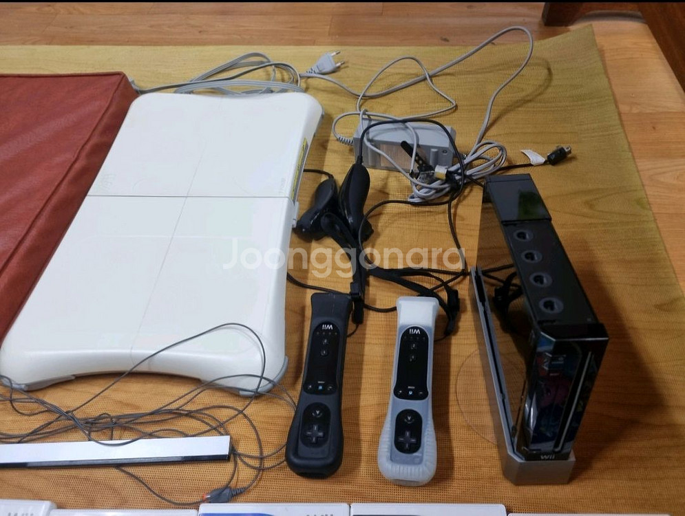 wii 게임기 세트와 게임CD 9개--1