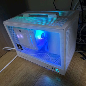 최신 사양 라이젠 9600x 반본체 판매합니다.