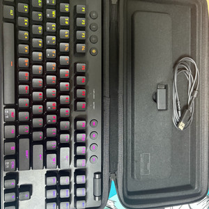 로지텍 g pro x 무선키보드 팝니다 (적축)