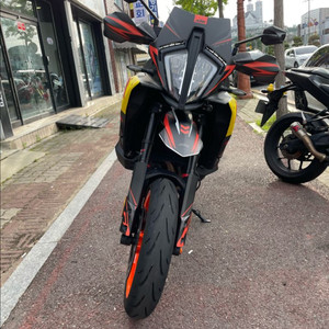 KTM 890smt 오토바이 판매합니다(짦은 키로수)