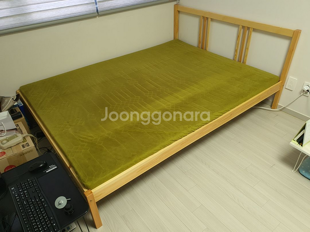 퀸사이즈 침대(매트+프레임)--0
