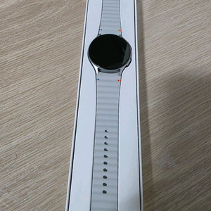 갤럭시 워치7 44mm 실버 단순개봉