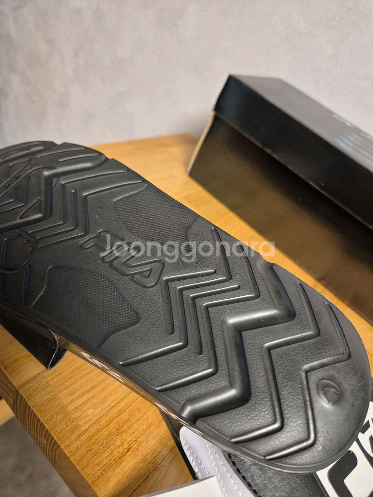 휠라x다이와 콜라보 한정판 슬리퍼 260--2