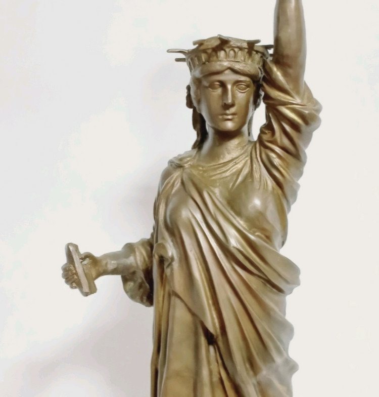 특 대형 자유의 여신 동 조형물 이미지