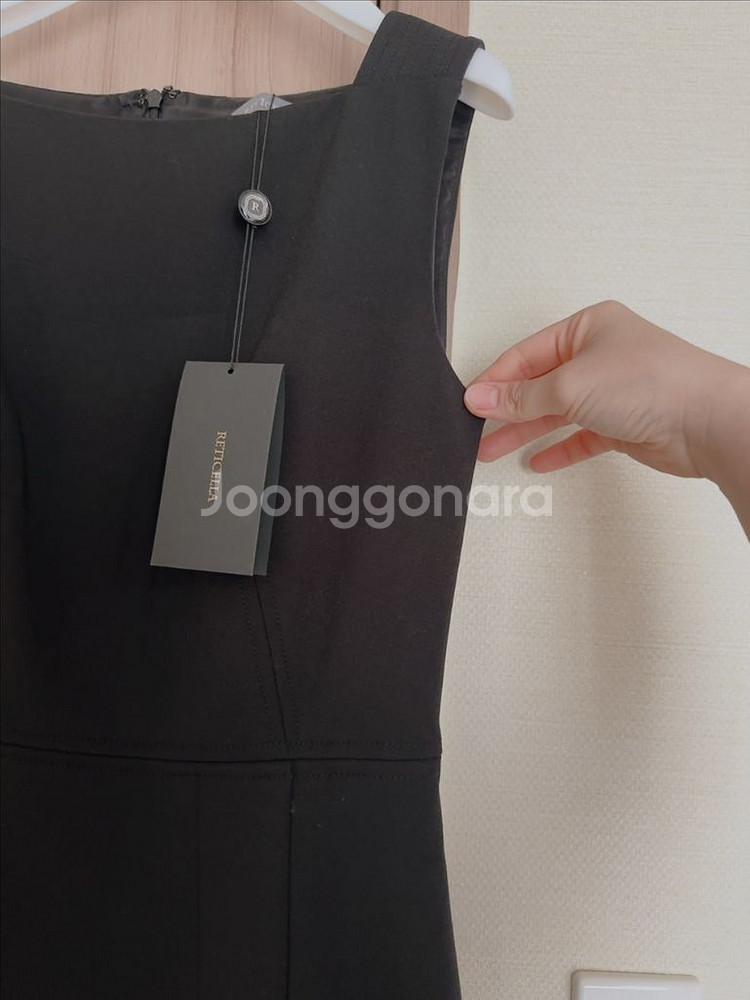 /새상품/ 레티첼라 스테디셀러 블랙 스퀘어슬림원피스 S--3