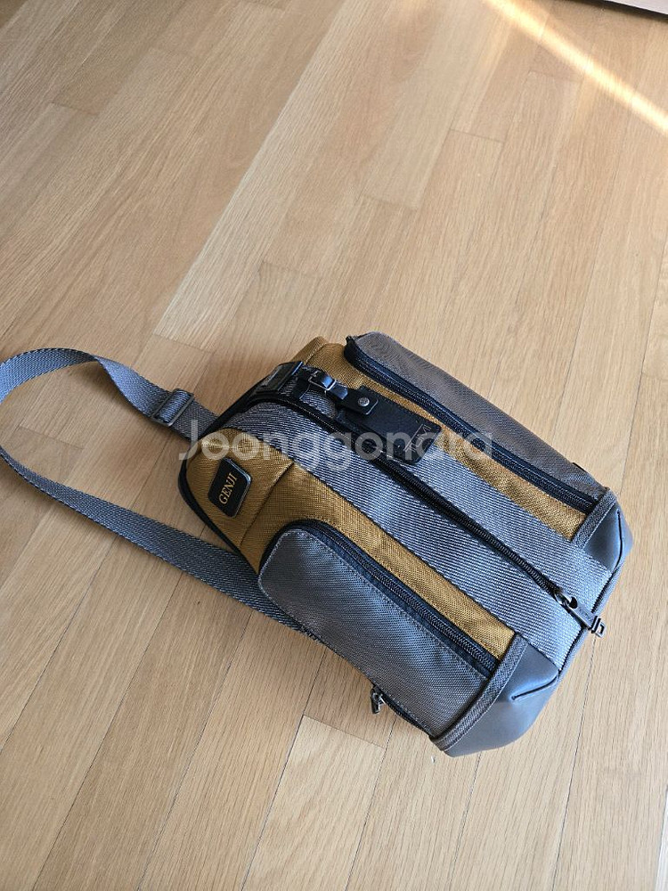 투미 히긴스 슬링백 새상품 옐로우 레어 급처 합니다!--1