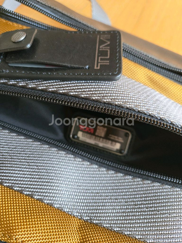 투미 히긴스 슬링백 새상품 옐로우 레어 급처 합니다!--4