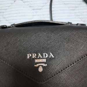 프라다 사피아노 크로스백 블랙 새상품