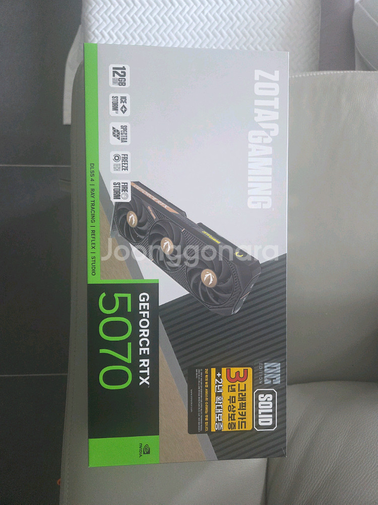 그래팍카드 ZOTAC RTX 5070--0