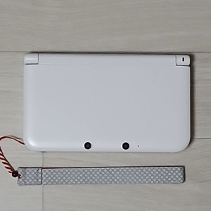 닌텐도 3DS XL. 화이트 팝니다