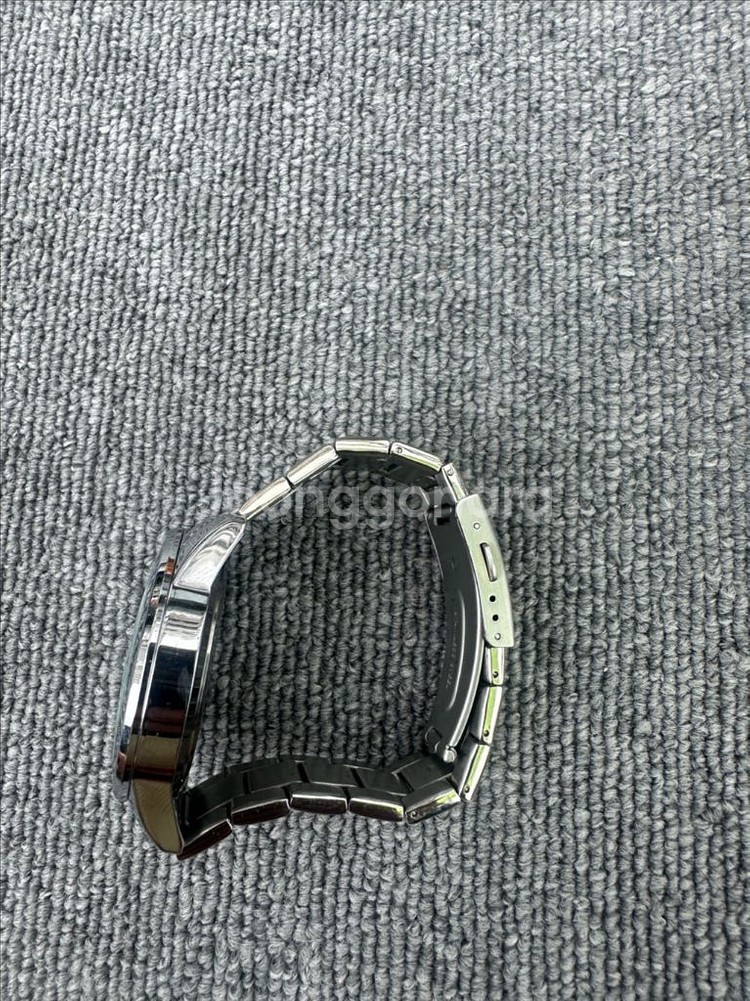 Audi 정품 올메탈 남성 시계 판매합니다.--4