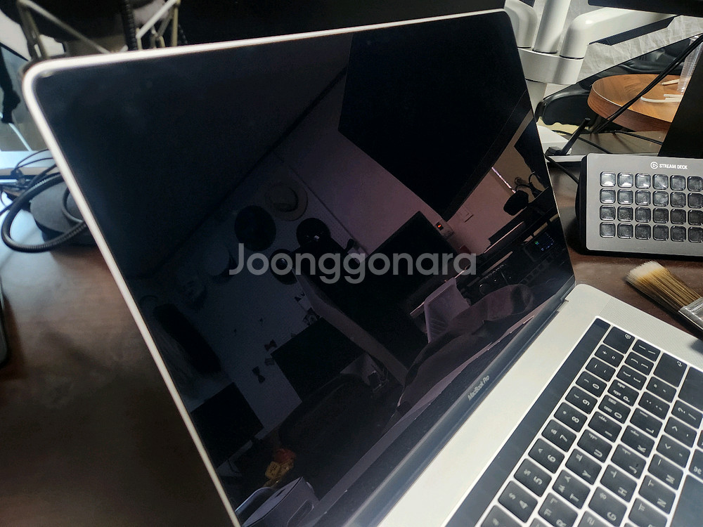 맥북 프로 2019 15인치 i9 16GB 512GB--3