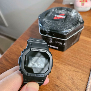 지샥 DW5600BB 올블랙 시계
