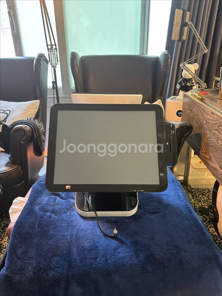 큐알 리더기, 돈통, 포스기, 영수증뽑는 것등 모든제품--0