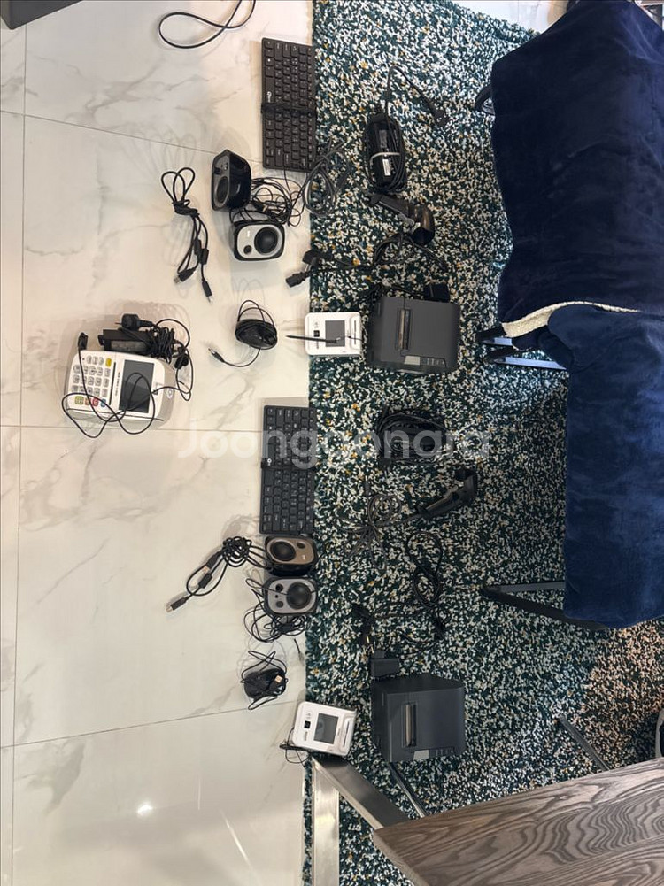 큐알 리더기, 돈통, 포스기, 영수증뽑는 것등 모든제품--4