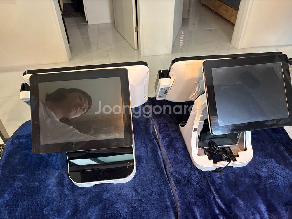 큐알 리더기, 돈통, 포스기, 영수증뽑는 것등 모든제품--2