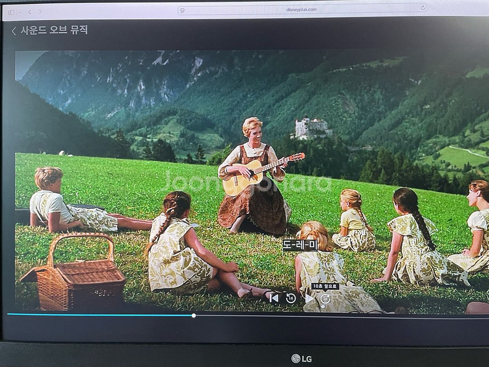 LG 27MK400H--1