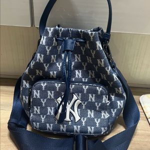 MLB 모노그램 버킷백