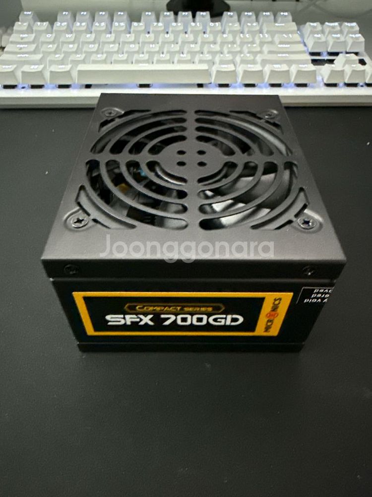 Micronics SFX 700 80PLUS Gold--2